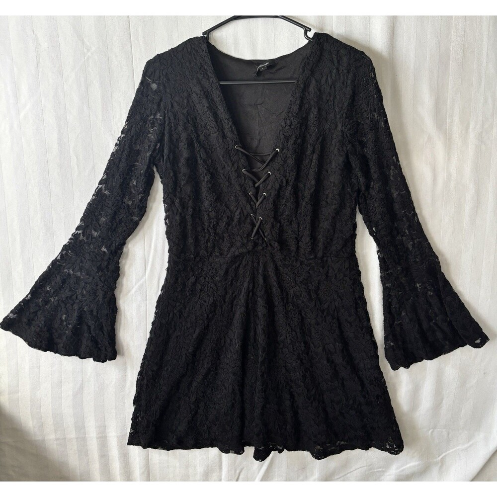 AMBIENCE "GOTH" LACE DRESS (SLIGHTLY DISTRESSED)SIZE LARGE BLACK